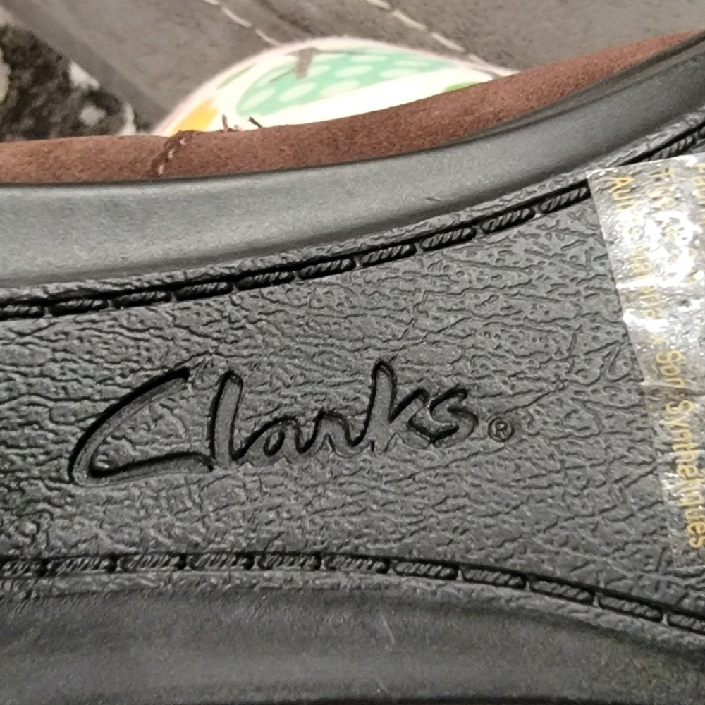 Clarks Bendables Brown Heeled Boots, Size 8W - Picture 7 of 9